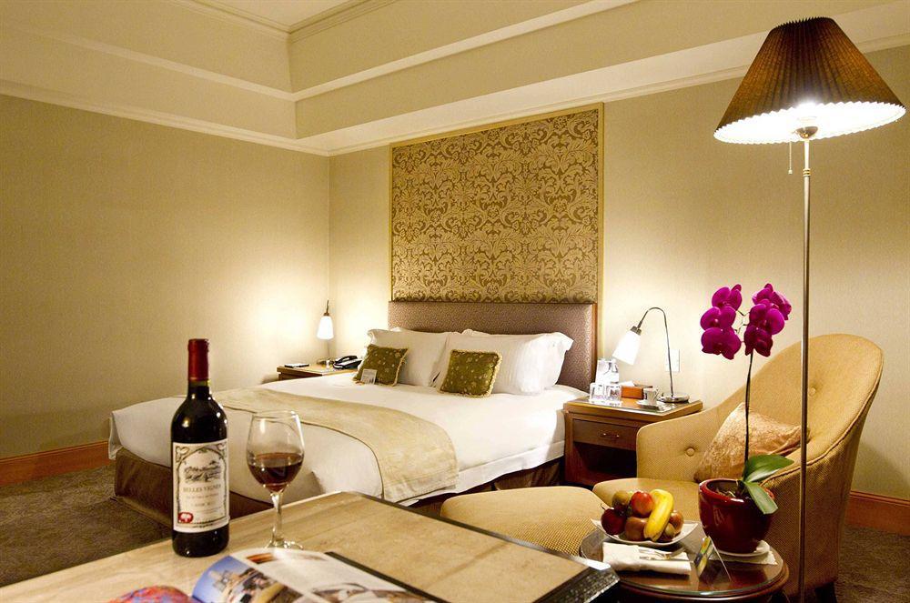 The Lees Hotel Kaohsiung Exterior foto A room at the hotel